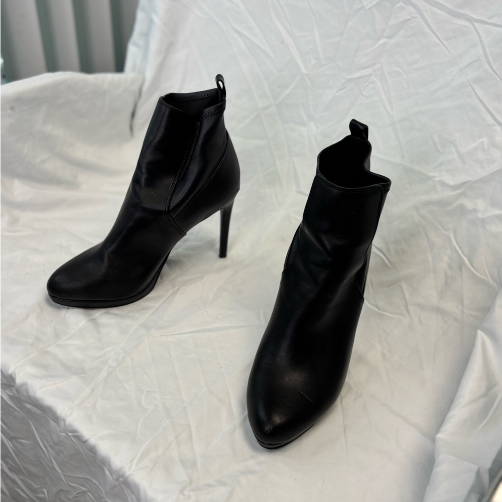 Elegant Black Ankle Boots